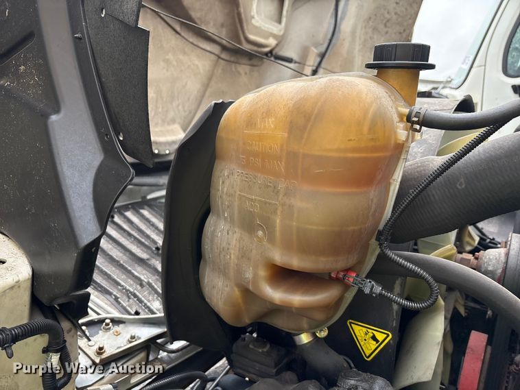 image for item YA0785 2018 International 4300 box truck