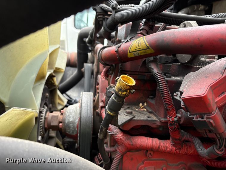 image for item YA0785 2018 International 4300 box truck