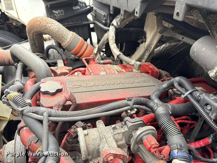 image for item YA0785 2018 International 4300 box truck