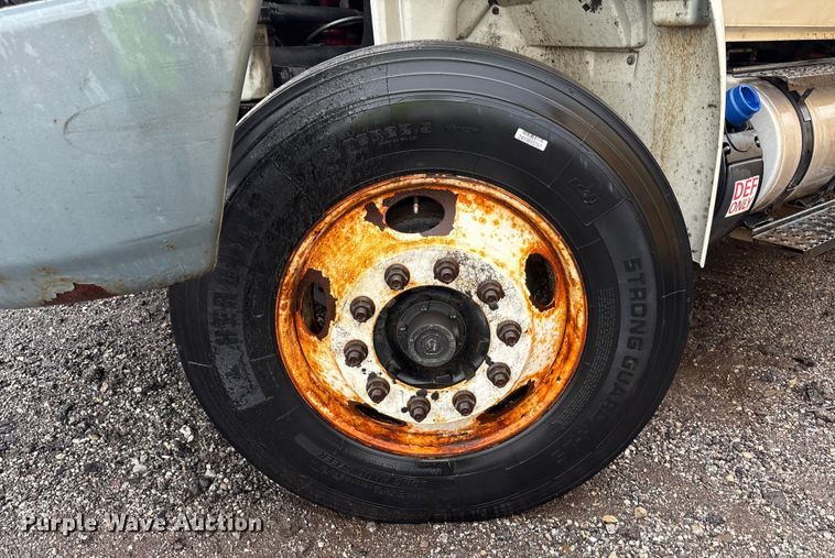 image for item YA0785 2018 International 4300 box truck