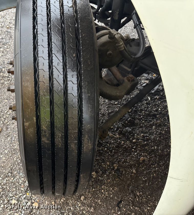 image for item YA0785 2018 International 4300 box truck