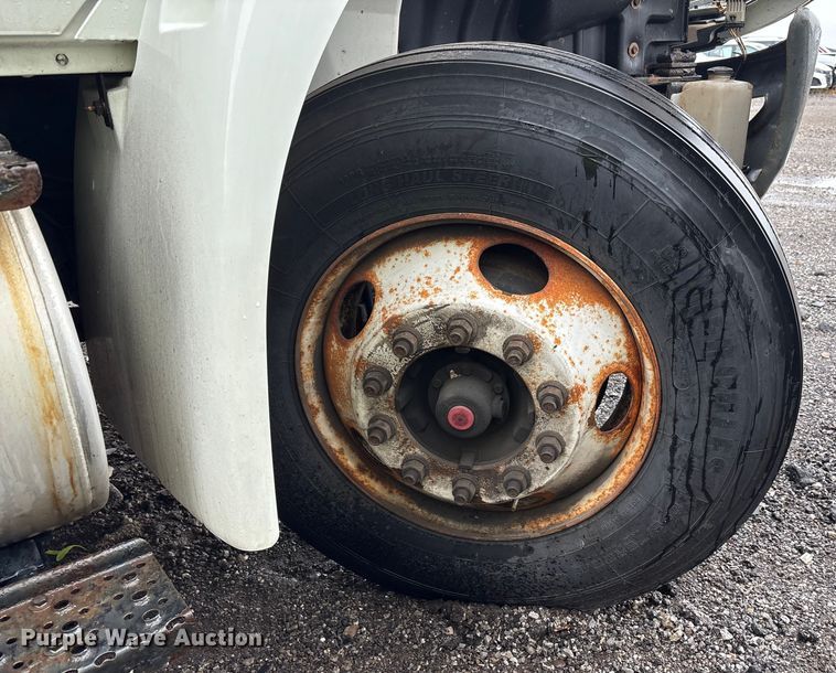 image for item YA0785 2018 International 4300 box truck