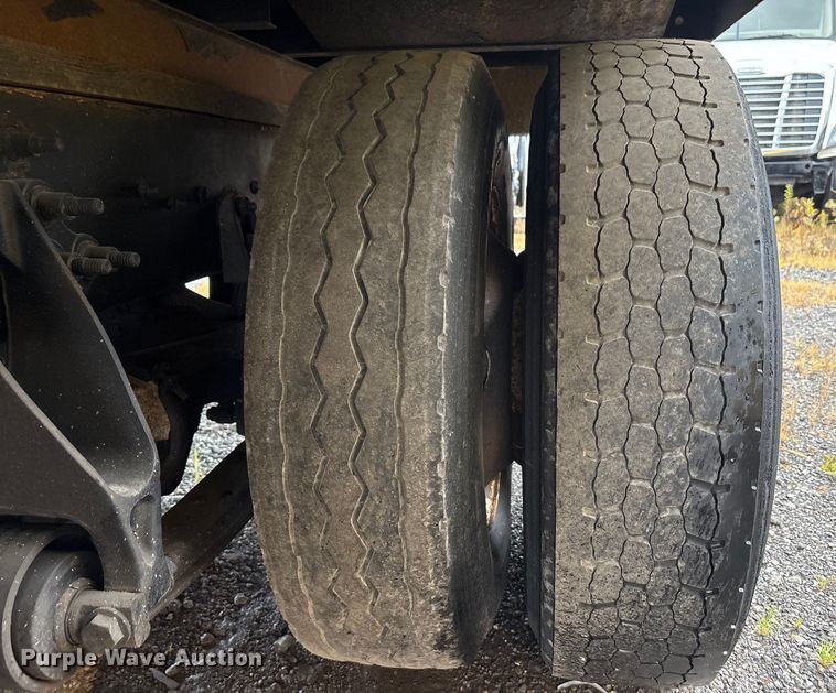 image for item YA0785 2018 International 4300 box truck