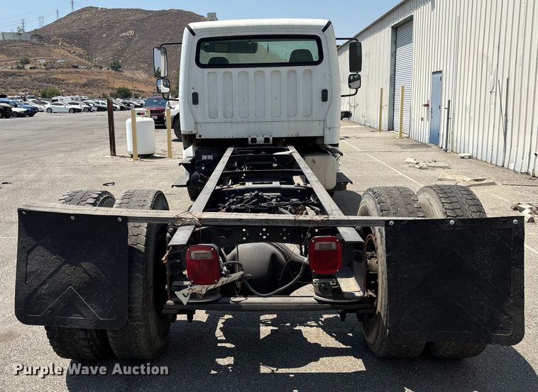 image for item YA0832 2008 Freightliner Business Class M2 truck cab and chassis