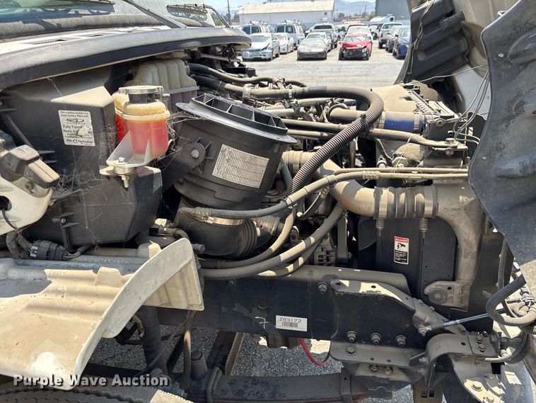 image for item YA0832 2008 Freightliner Business Class M2 truck cab and chassis