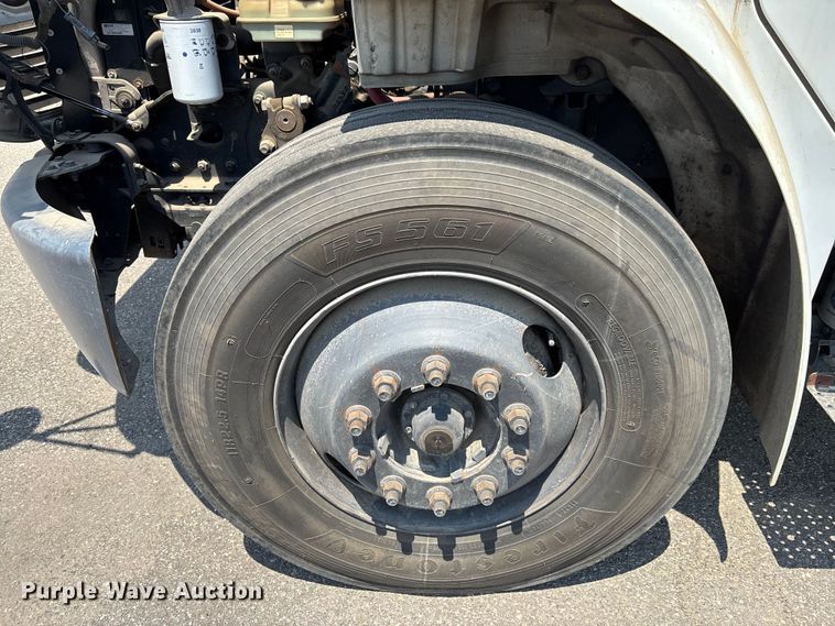 image for item YA0832 2008 Freightliner Business Class M2 truck cab and chassis