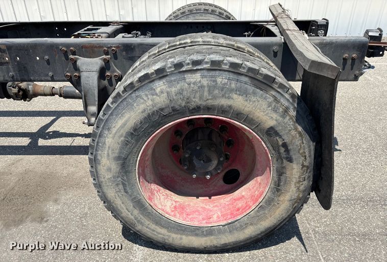 image for item YA0832 2008 Freightliner Business Class M2 truck cab and chassis