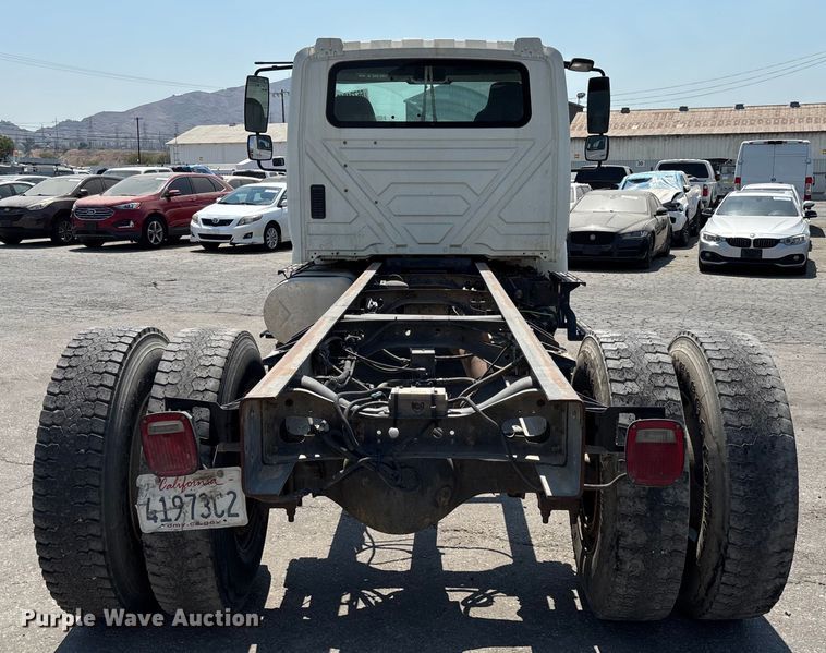 image for item YA0833 2010 International 4300 truck cab and chassis