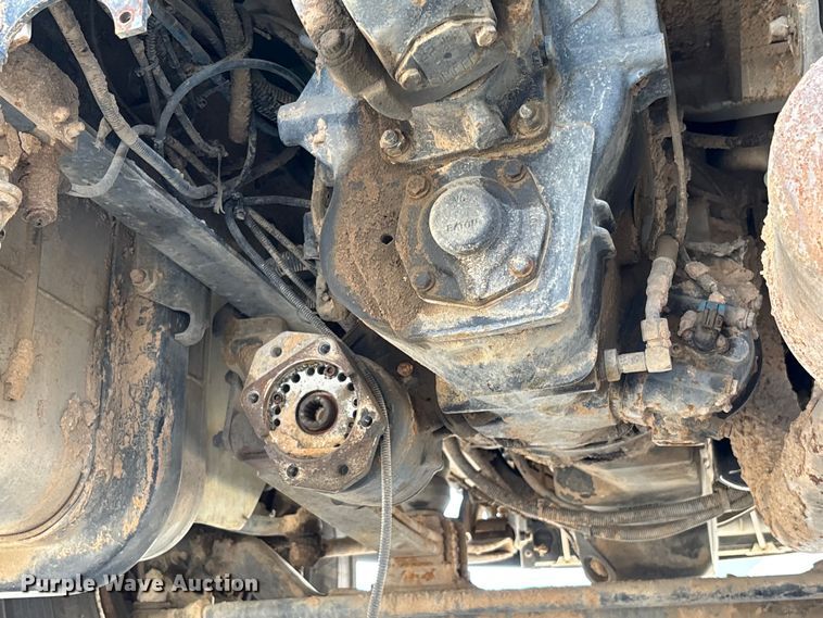 image for item YA0833 2010 International 4300 truck cab and chassis