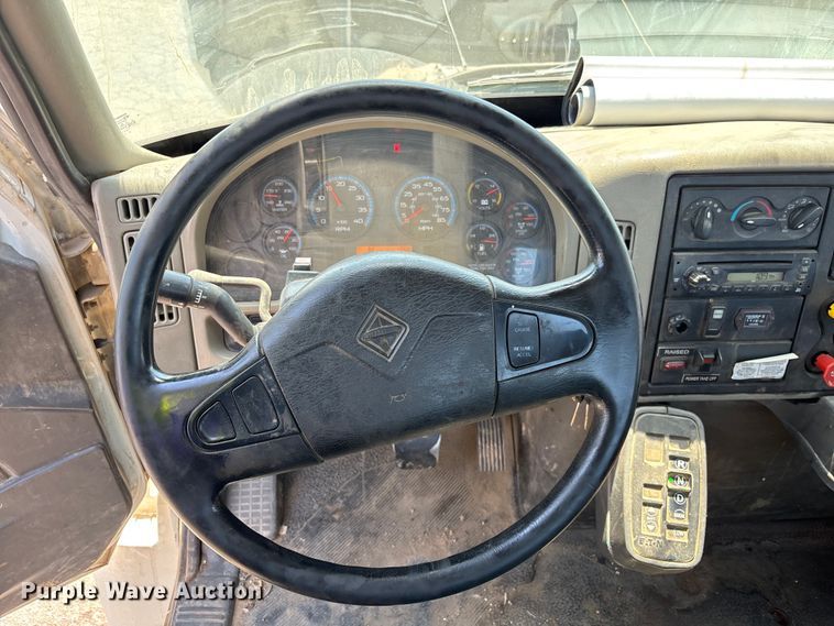 image for item YA0833 2010 International 4300 truck cab and chassis