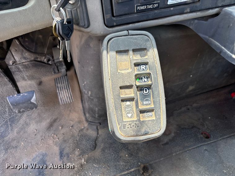 image for item YA0833 2010 International 4300 truck cab and chassis