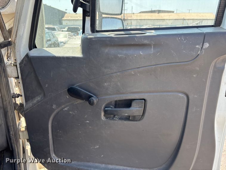 image for item YA0833 2010 International 4300 truck cab and chassis