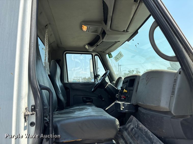 image for item YA0833 2010 International 4300 truck cab and chassis