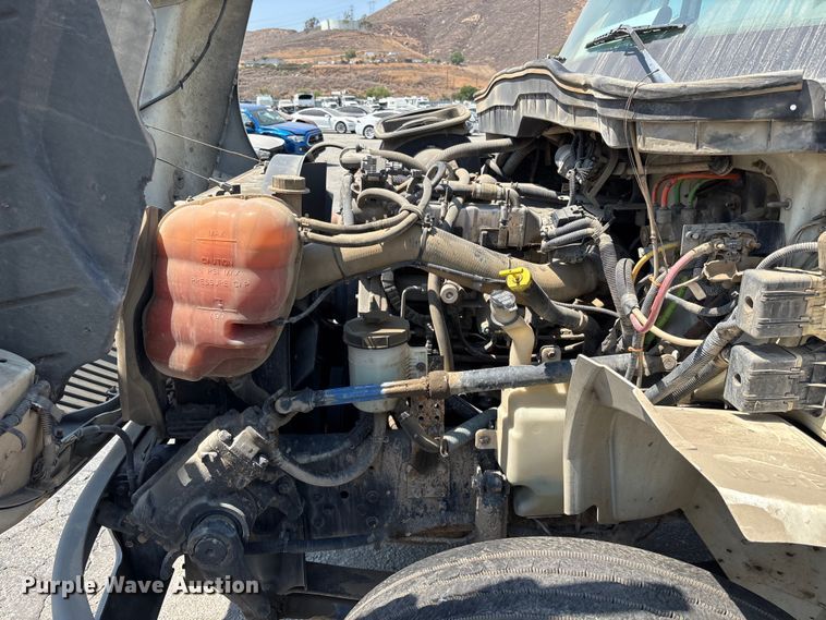 image for item YA0833 2010 International 4300 truck cab and chassis