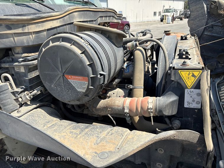 image for item YA0833 2010 International 4300 truck cab and chassis