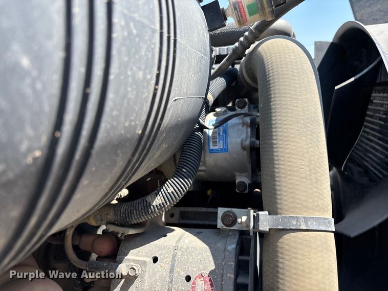 image for item YA0833 2010 International 4300 truck cab and chassis