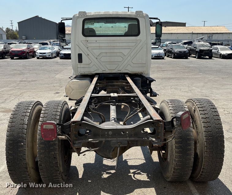 image for item YA0836 2010 International 4300 truck cab and chassis