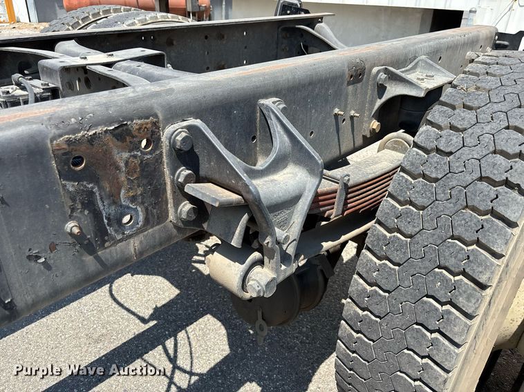 image for item YA0836 2010 International 4300 truck cab and chassis