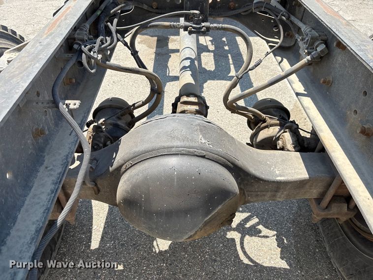 image for item YA0836 2010 International 4300 truck cab and chassis