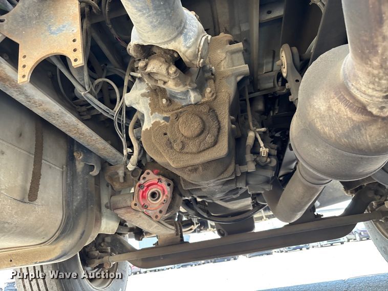 image for item YA0836 2010 International 4300 truck cab and chassis