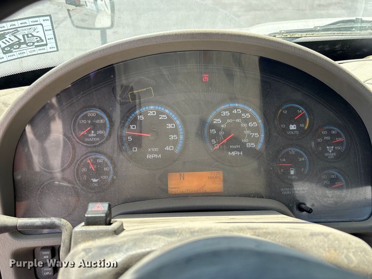 image for item YA0836 2010 International 4300 truck cab and chassis