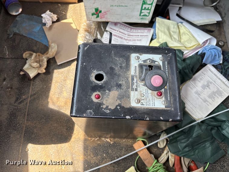 image for item YA0836 2010 International 4300 truck cab and chassis