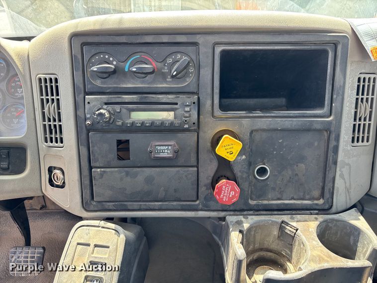 image for item YA0836 2010 International 4300 truck cab and chassis