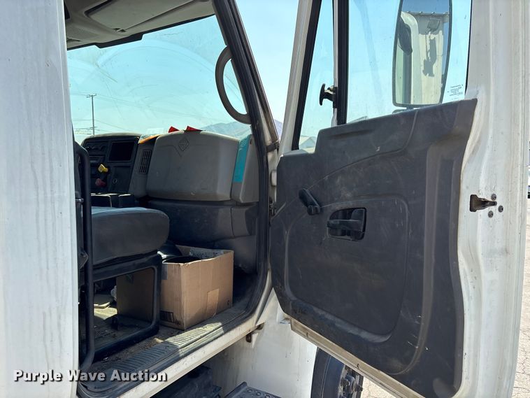 image for item YA0836 2010 International 4300 truck cab and chassis