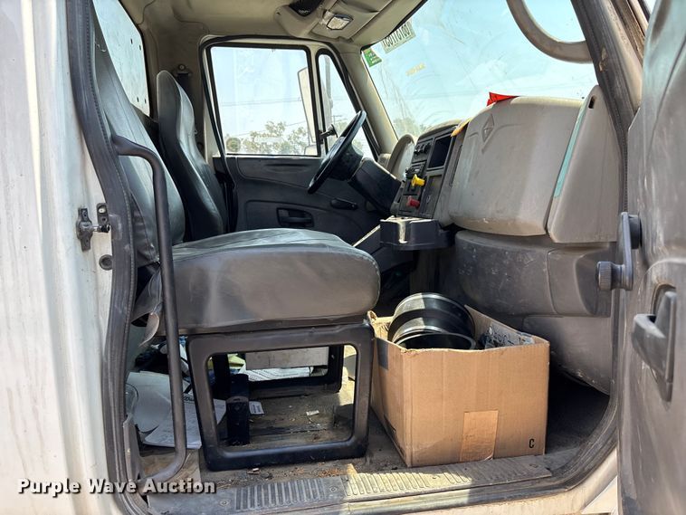 image for item YA0836 2010 International 4300 truck cab and chassis