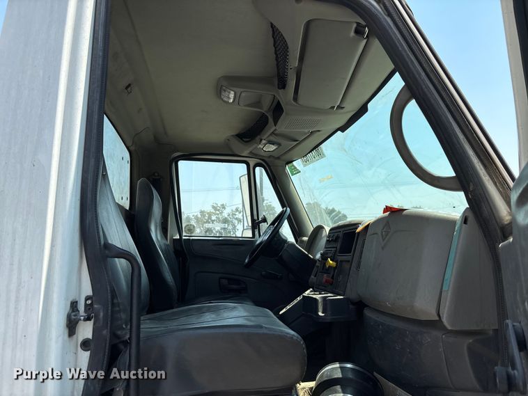 image for item YA0836 2010 International 4300 truck cab and chassis