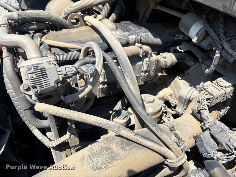 image for item YA0836 2010 International 4300 truck cab and chassis