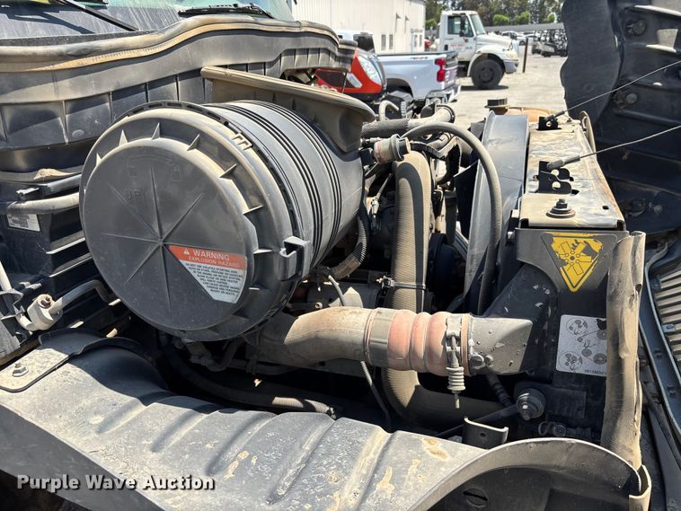 image for item YA0836 2010 International 4300 truck cab and chassis