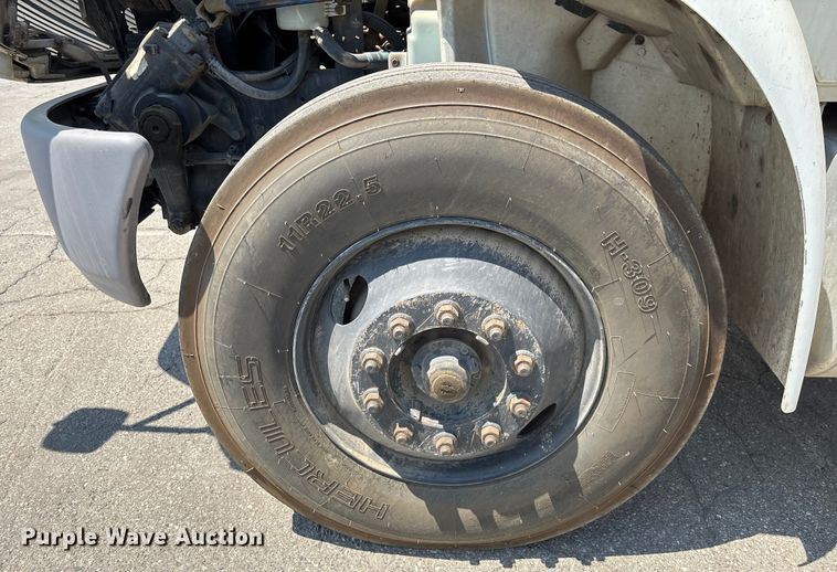 image for item YA0836 2010 International 4300 truck cab and chassis