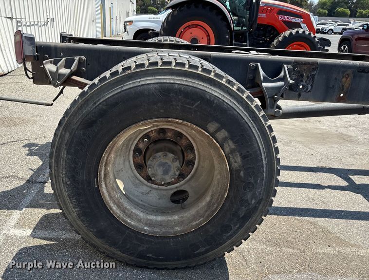 image for item YA0836 2010 International 4300 truck cab and chassis