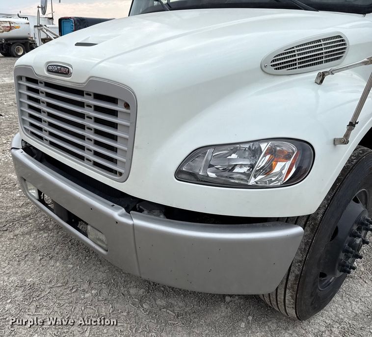 image for item YA0862 2018 Freightliner Business Class M2 box truck