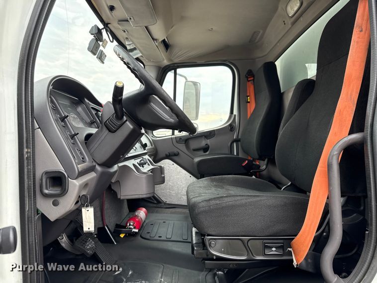 image for item YA0862 2018 Freightliner Business Class M2 box truck