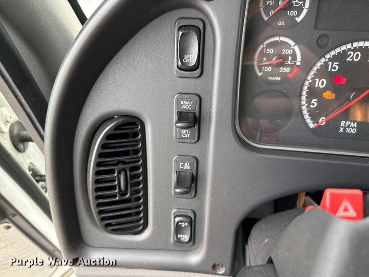 image for item YA0862 2018 Freightliner Business Class M2 box truck