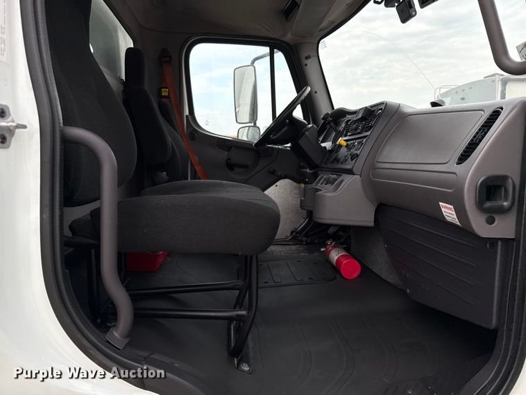 image for item YA0862 2018 Freightliner Business Class M2 box truck