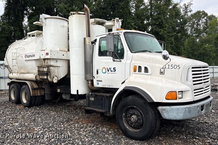 image for item YA0940 2000 Sterling L9500 vacuum truck