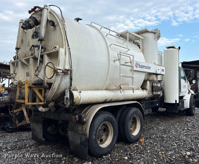 image for item YA0940 2000 Sterling L9500 vacuum truck