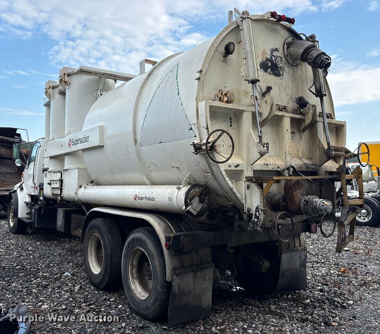 image for item YA0940 2000 Sterling L9500 vacuum truck