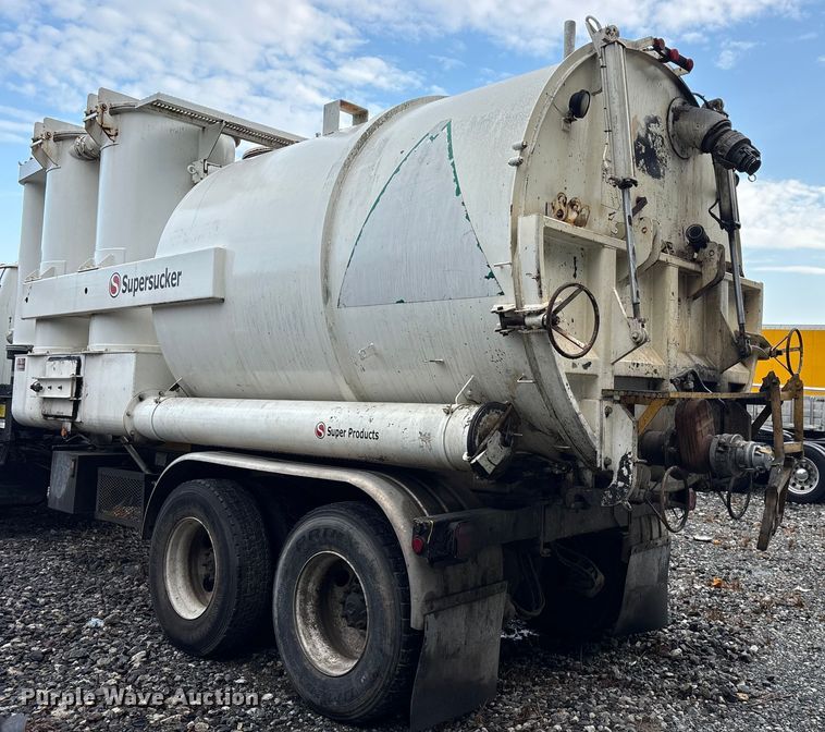 image for item YA0940 2000 Sterling L9500 vacuum truck