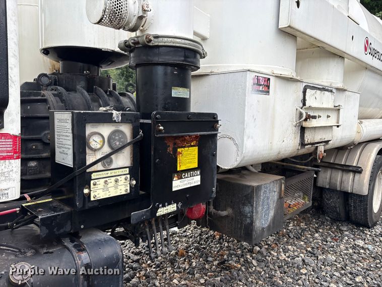 image for item YA0940 2000 Sterling L9500 vacuum truck