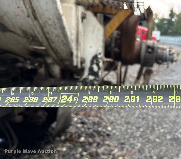 image for item YA0940 2000 Sterling L9500 vacuum truck