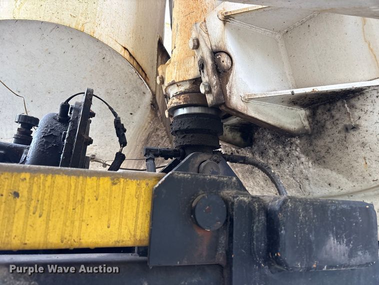 image for item YA0940 2000 Sterling L9500 vacuum truck