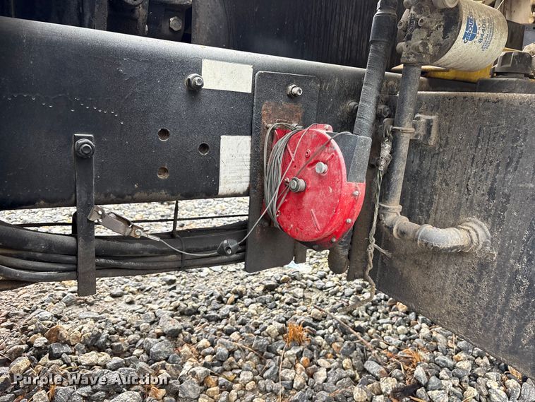 image for item YA0940 2000 Sterling L9500 vacuum truck