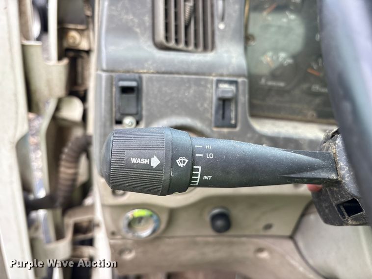 image for item YA0940 2000 Sterling L9500 vacuum truck