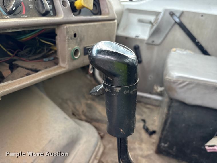 image for item YA0940 2000 Sterling L9500 vacuum truck