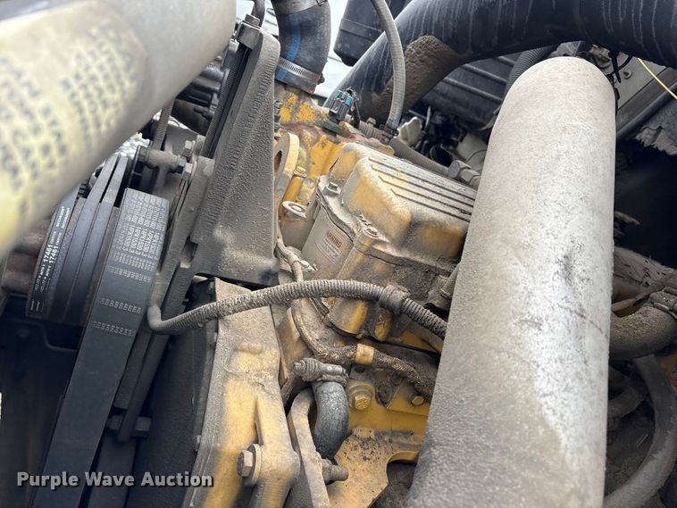 image for item YA0940 2000 Sterling L9500 vacuum truck