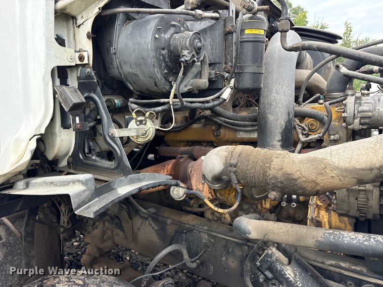 image for item YA0940 2000 Sterling L9500 vacuum truck